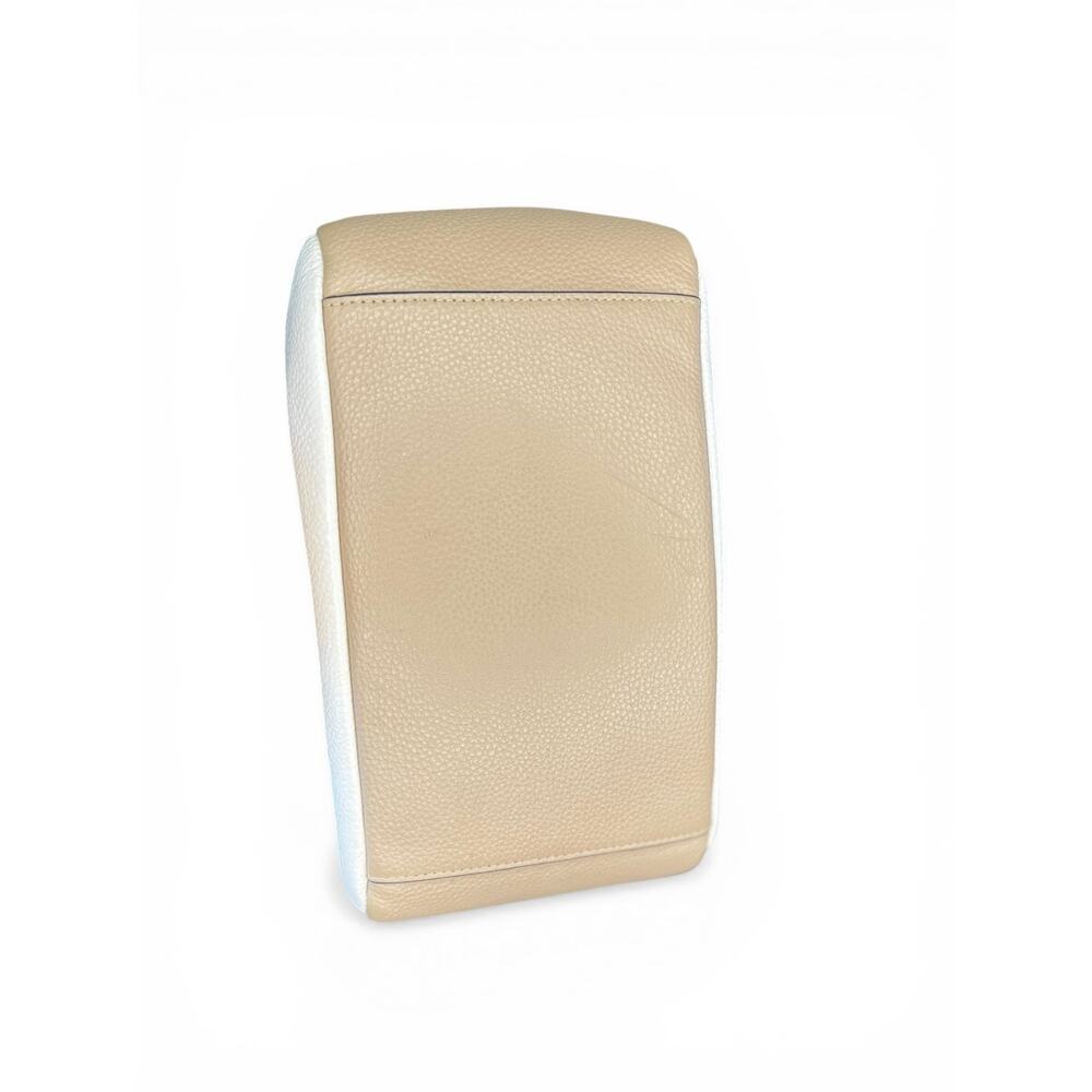 Coach Mae Hobo Ivory Pebbled Leather H2222-6154 2022 EUC Classic Shoulder Bag - Picture 5 of 9